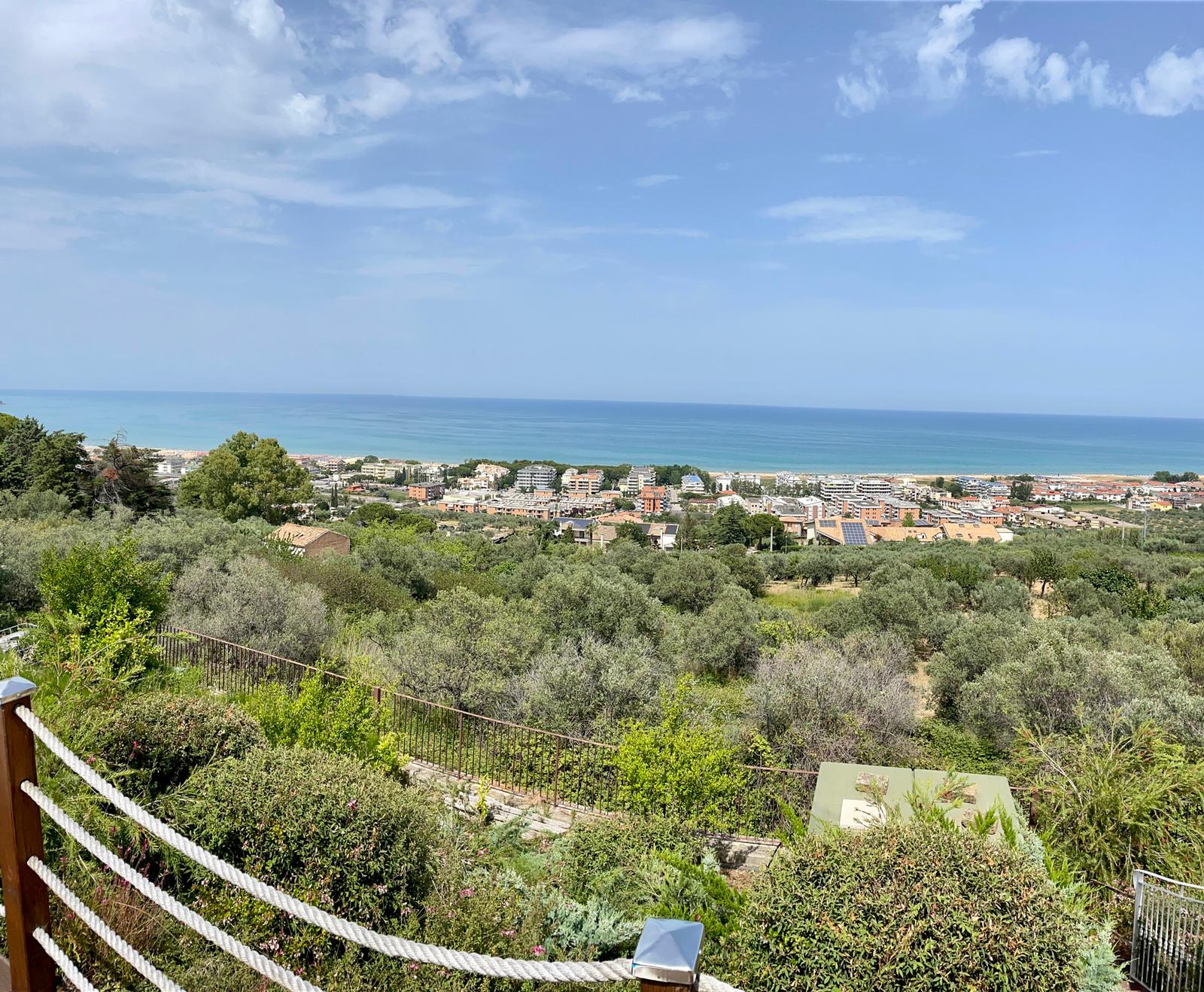 VILLA CON PISCINA  - rif 99