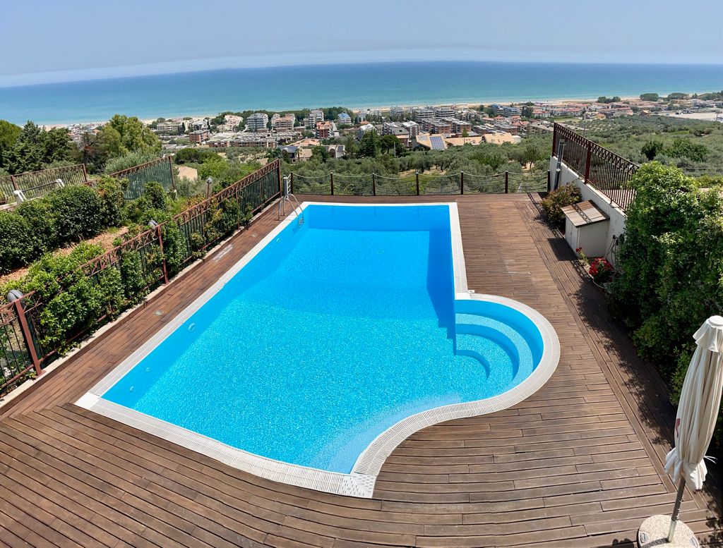 VILLA CON PISCINA  - rif 99