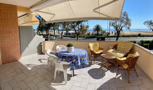DUPLEX FRONTE MARE - rif. 8