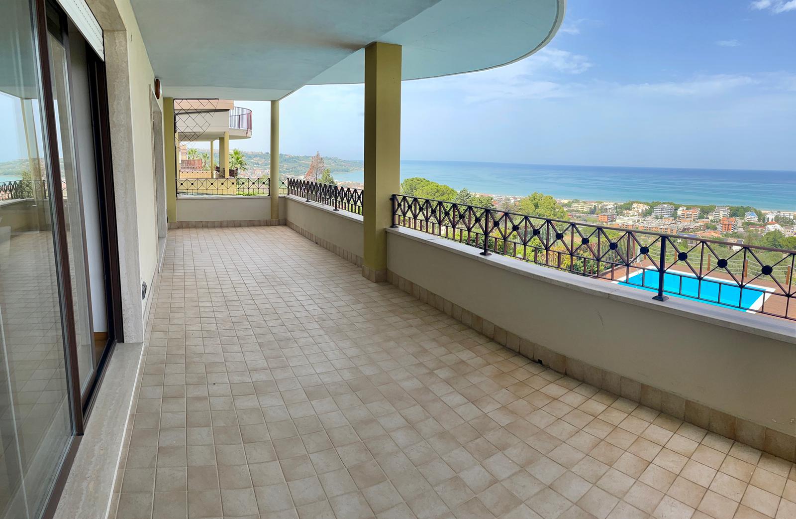 VILLA CON PISCINA  - rif 99