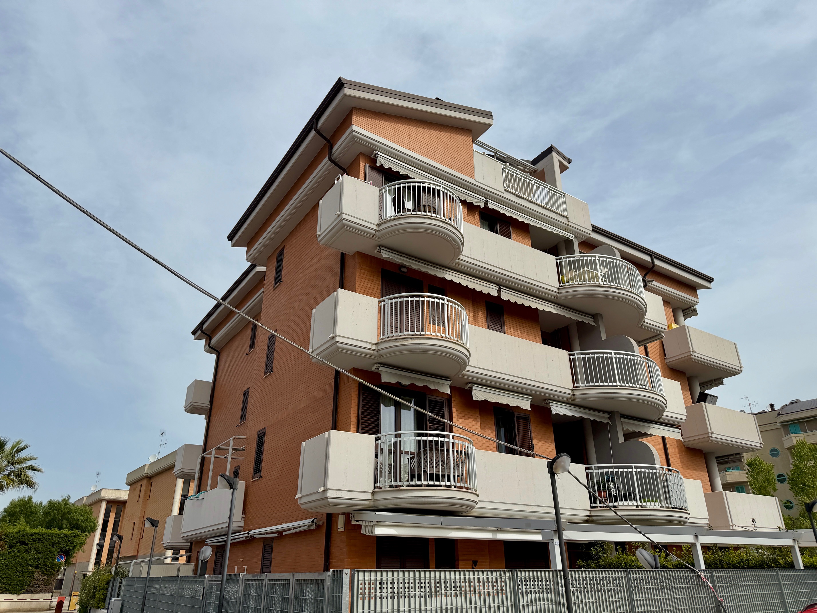 TRILOCALE IN VIA FEDERICO FELLINI - rif 63